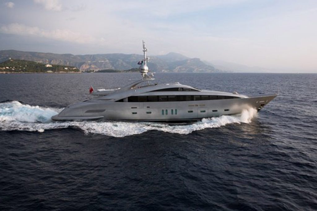 isa-yachts-silver-wind-2