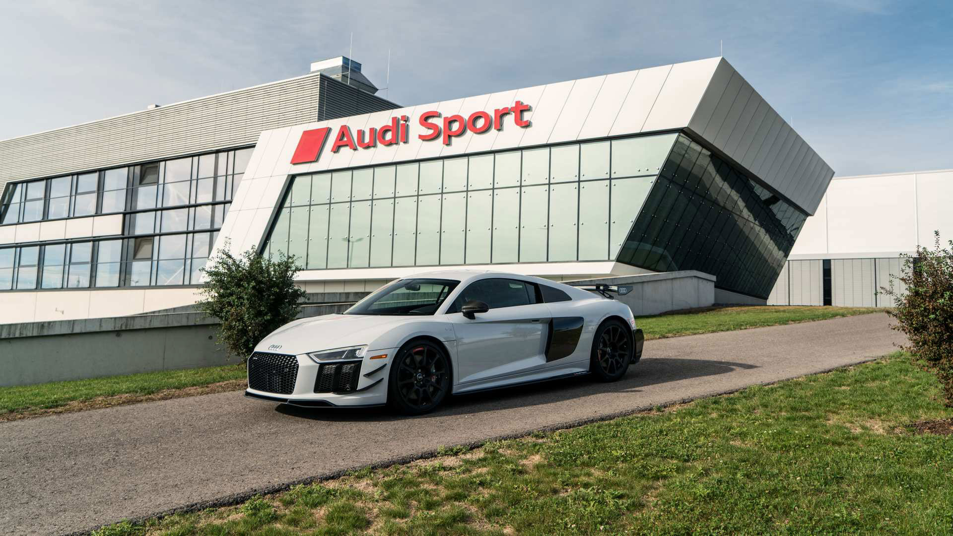 audi-r8-v10-plus-competition-package
