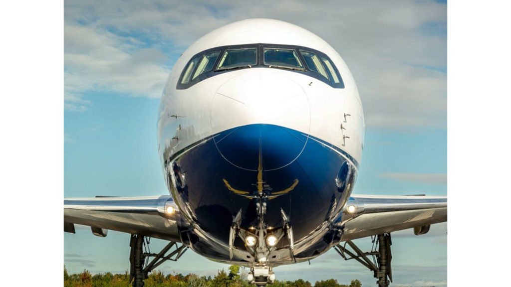 boeing-767-200er-skylady-comlux