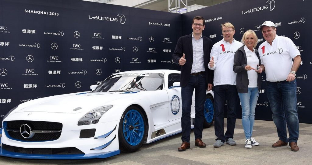 mercedes-sls-amg-gt3-laureus-special-edition-1