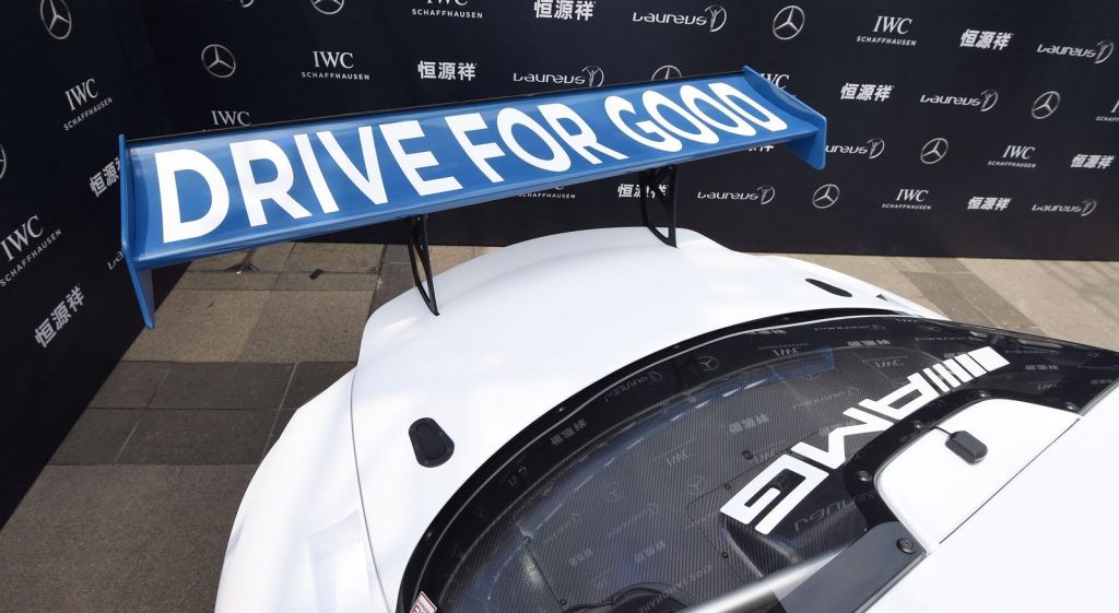 mercedes-sls-amg-gt3-laureus-special-edition-4