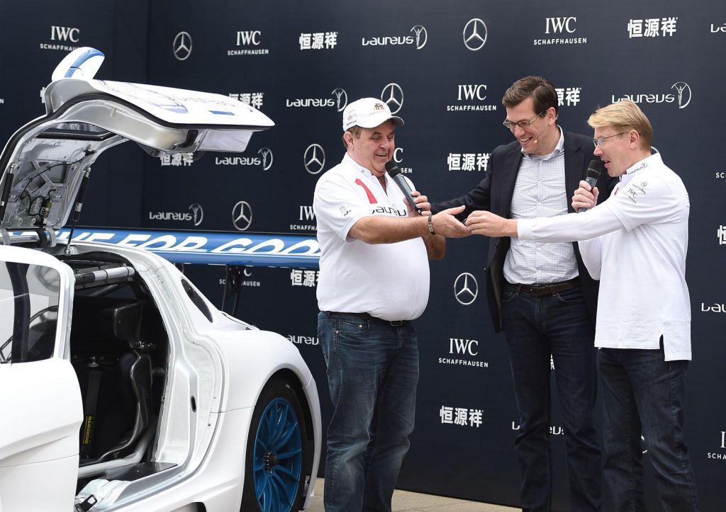 mercedes-sls-amg-gt3-laureus-special-edition-7