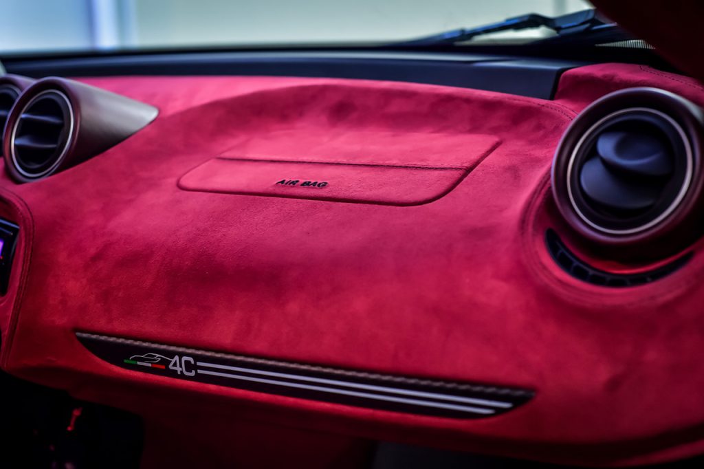 alfa-romeo-4c-la-furiosa-garage-italia-customs-dubai-motor-show-2015