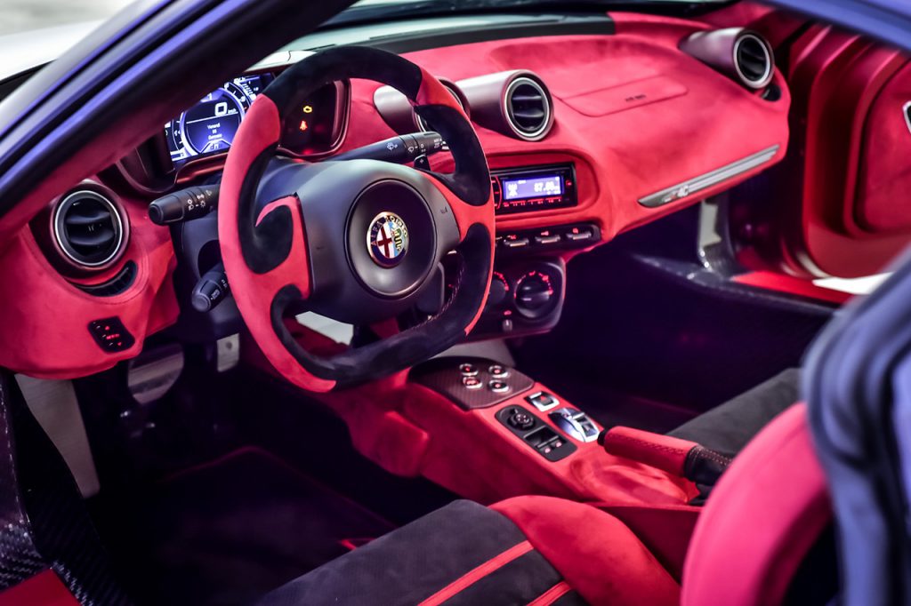alfa-romeo-4c-la-furiosa-garage-italia-customs-dubai-motor-show-2015