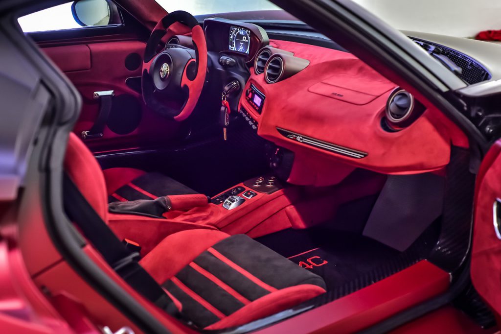 alfa-romeo-4c-la-furiosa-garage-italia-customs-dubai-motor-show-2015