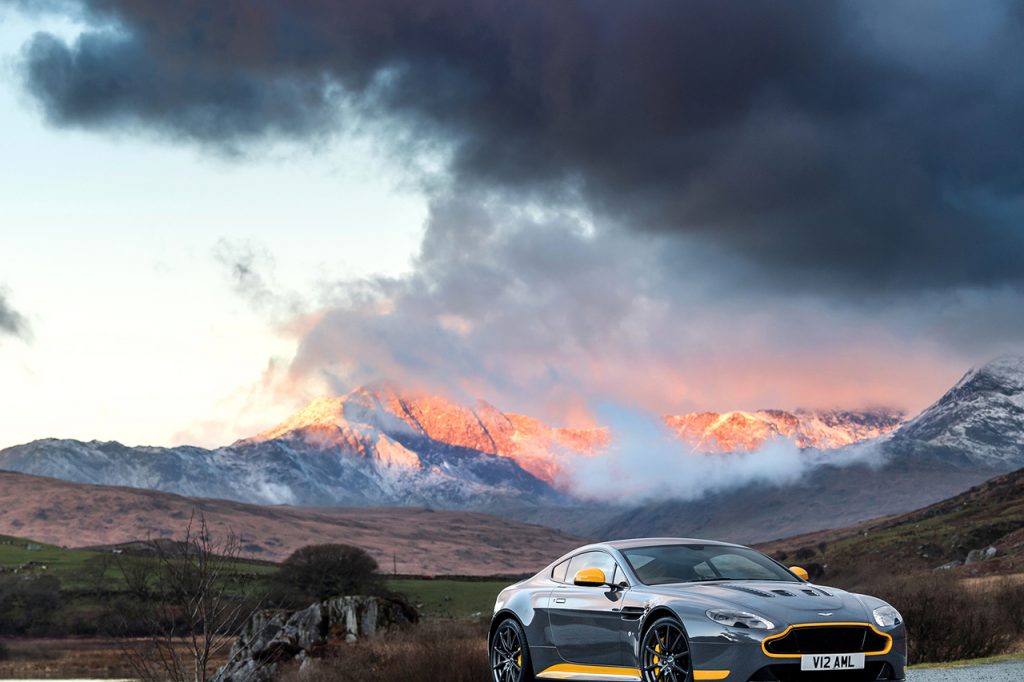 aston-martin-v12-vantage-s-2017