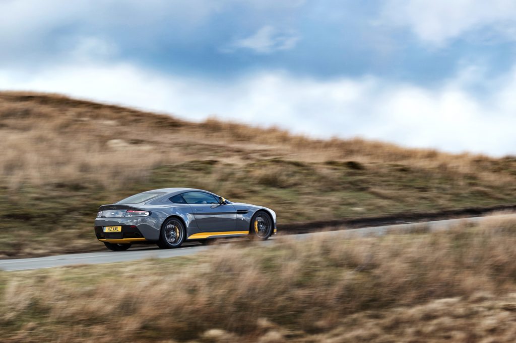 aston-martin-v12-vantage-s-2017