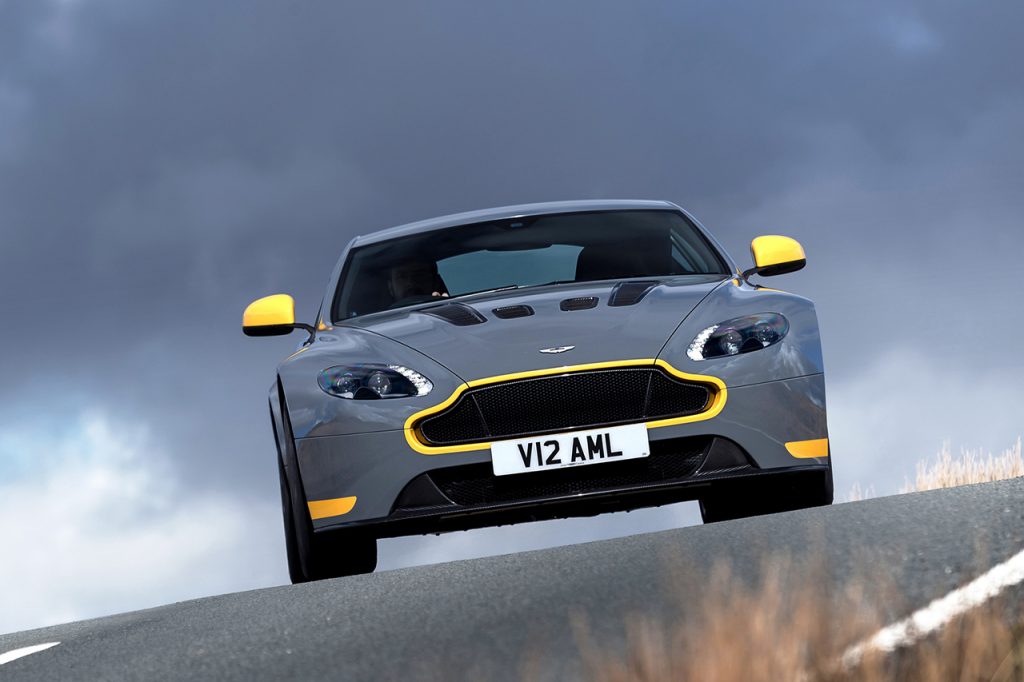 aston-martin-v12-vantage-s-2017