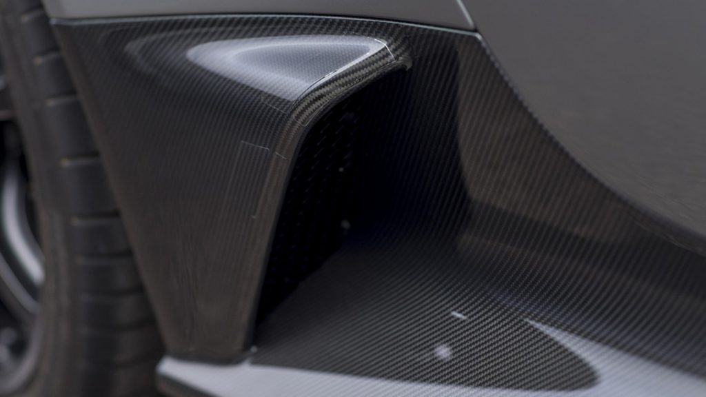 aston-martin-vantage-gt12-roadster