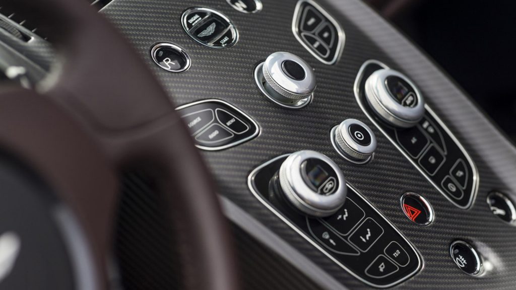 aston-martin-vantage-gt12-roadster