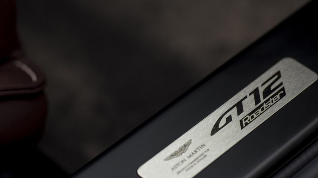 aston-martin-vantage-gt12-roadster