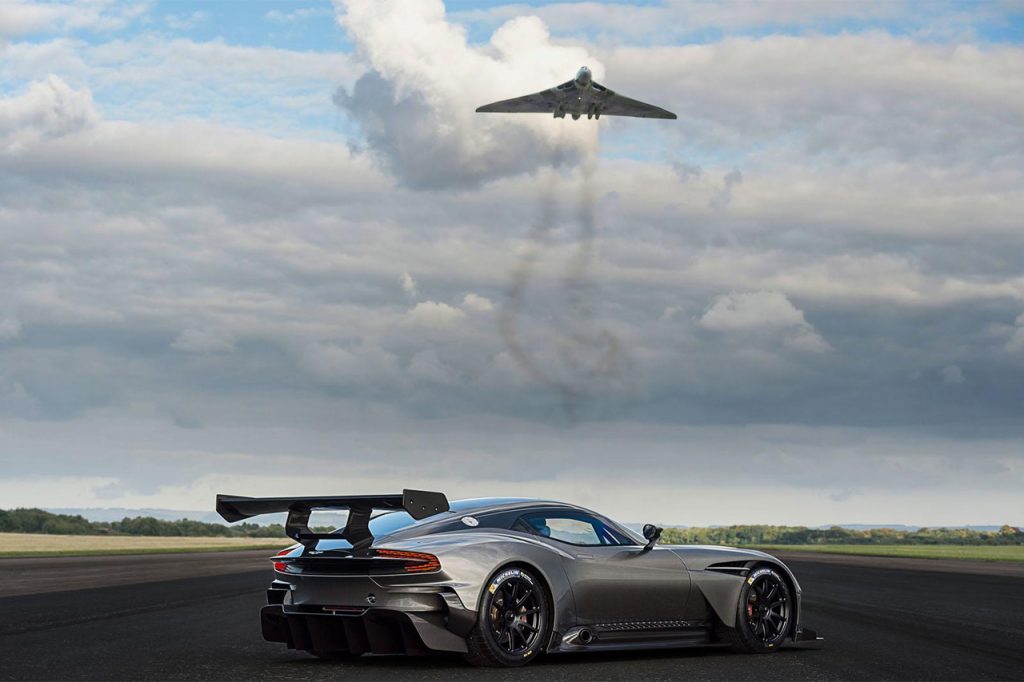 aston-martin-vulcan-avro-vulcan-9