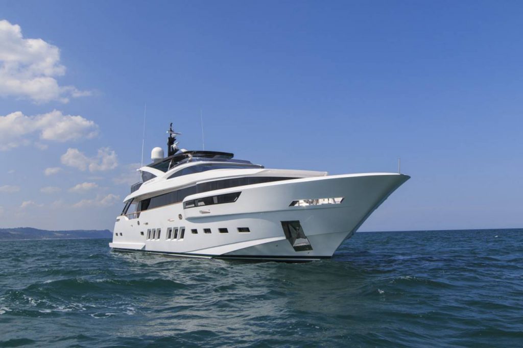 dl-yachts-dreamline-34