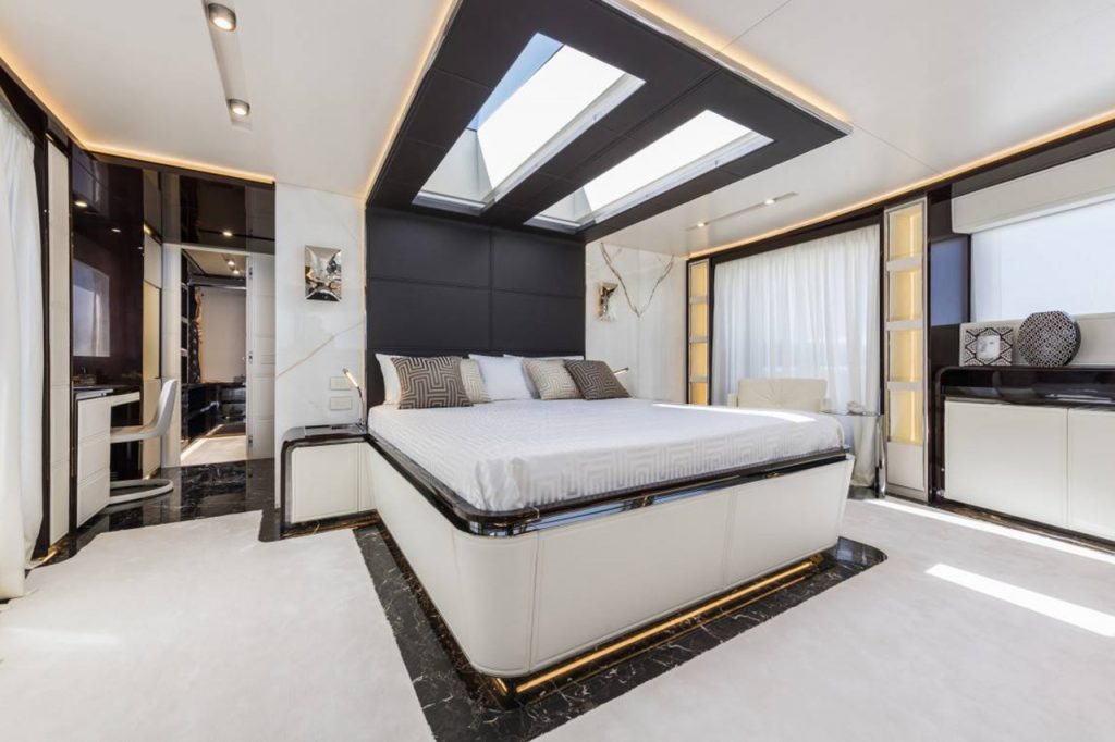 dl-yachts-dreamline-34