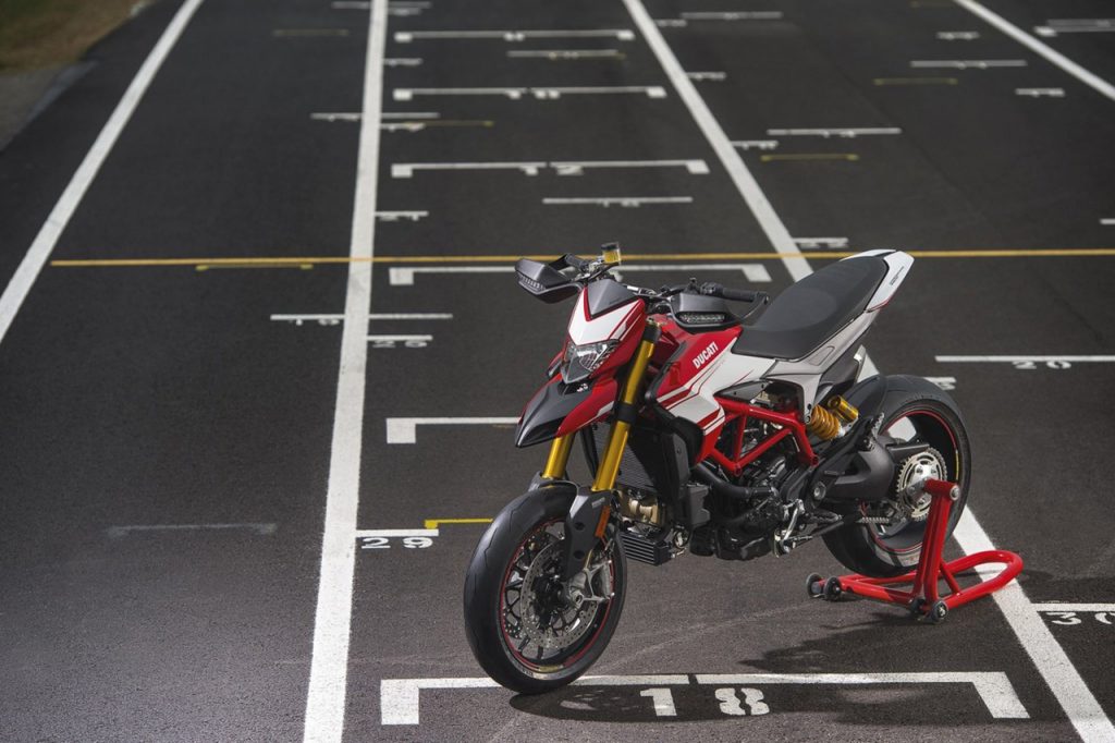 ducati-hypermotard-hyperstrada-939