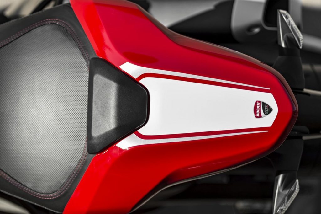 ducati-monster-1200-r-6