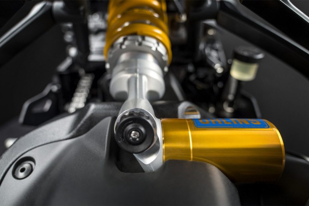 ducati-monster-1200-r-8