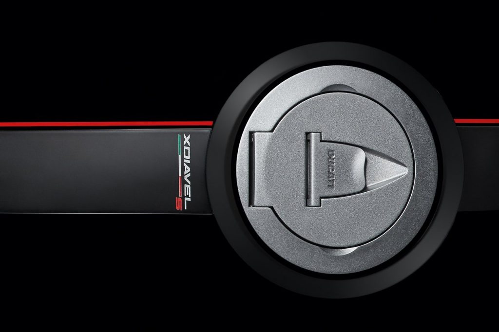 ducati-xdiavel-xdiavel-s