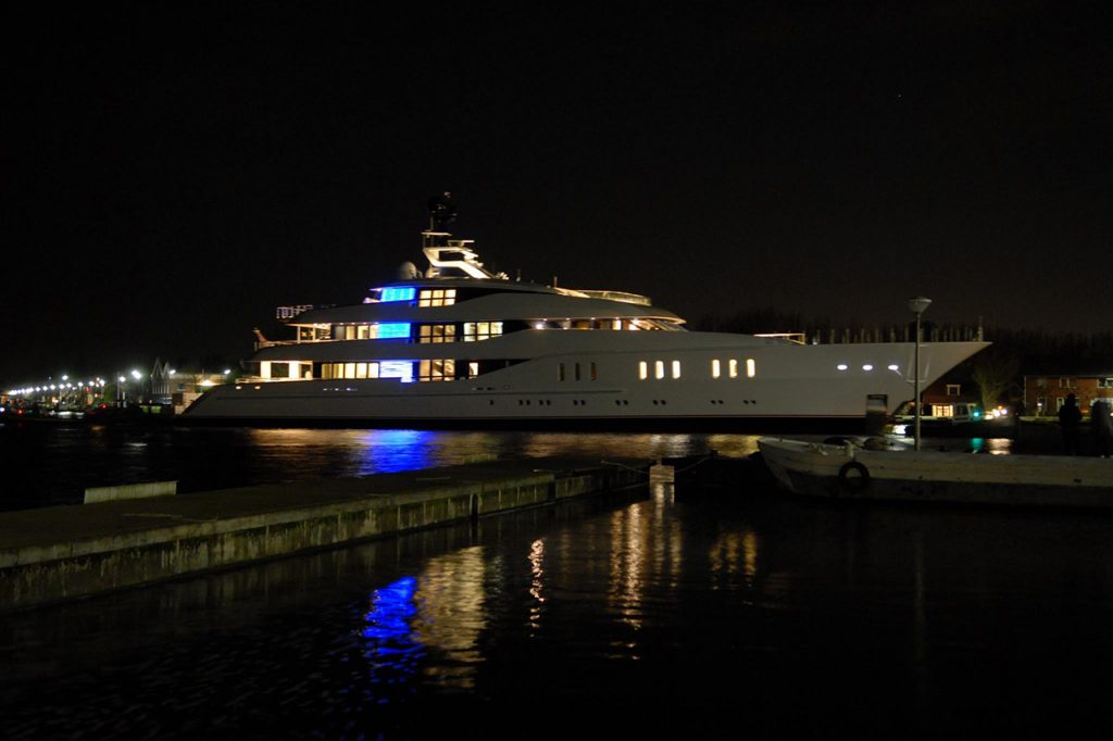 feadship-de-voogt-naval-architects-vanish