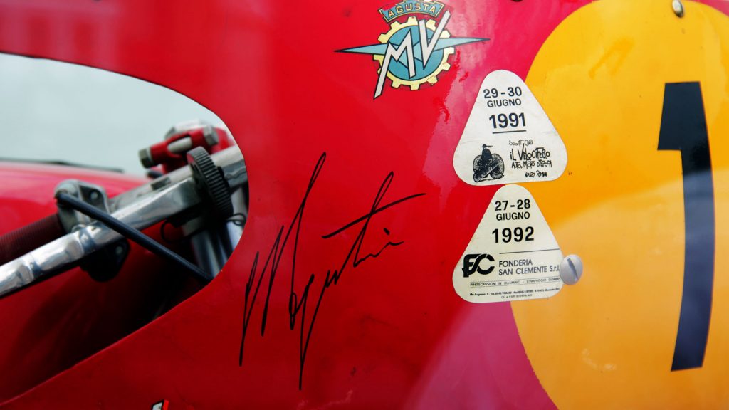 giacomo-agostini-mv-agusta-102