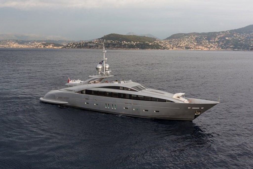 isa-yachts-silver-wind-12