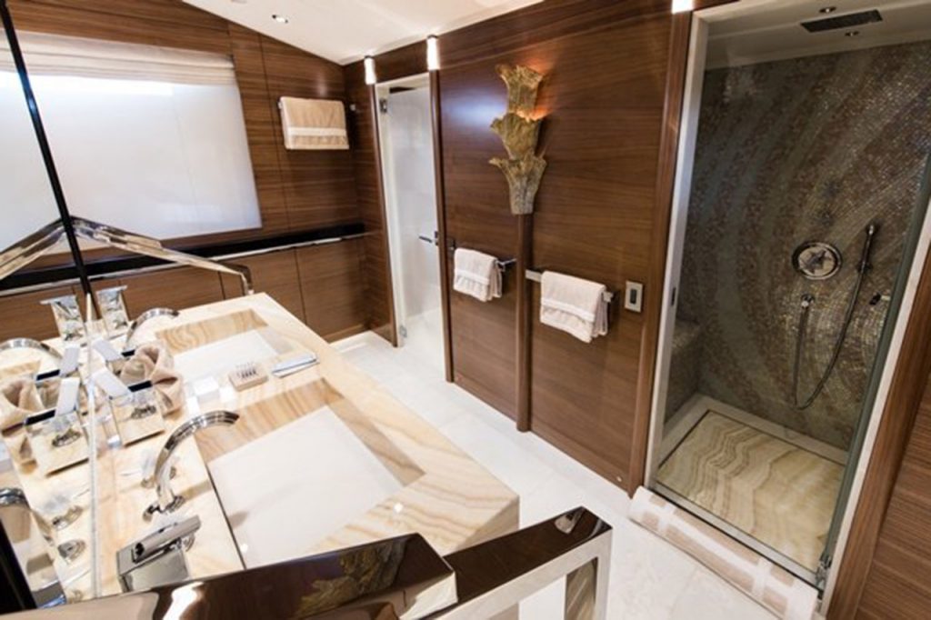 isa-yachts-silver-wind-8