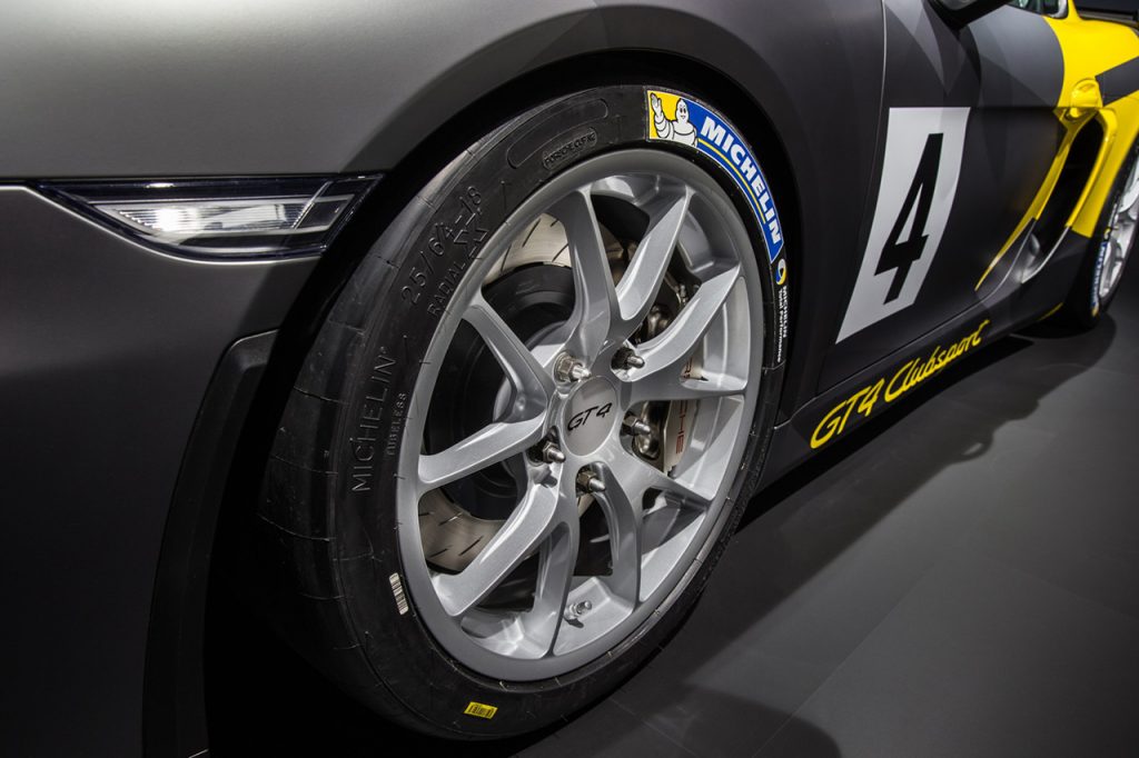 porsche-gt4-cayman-clubsport