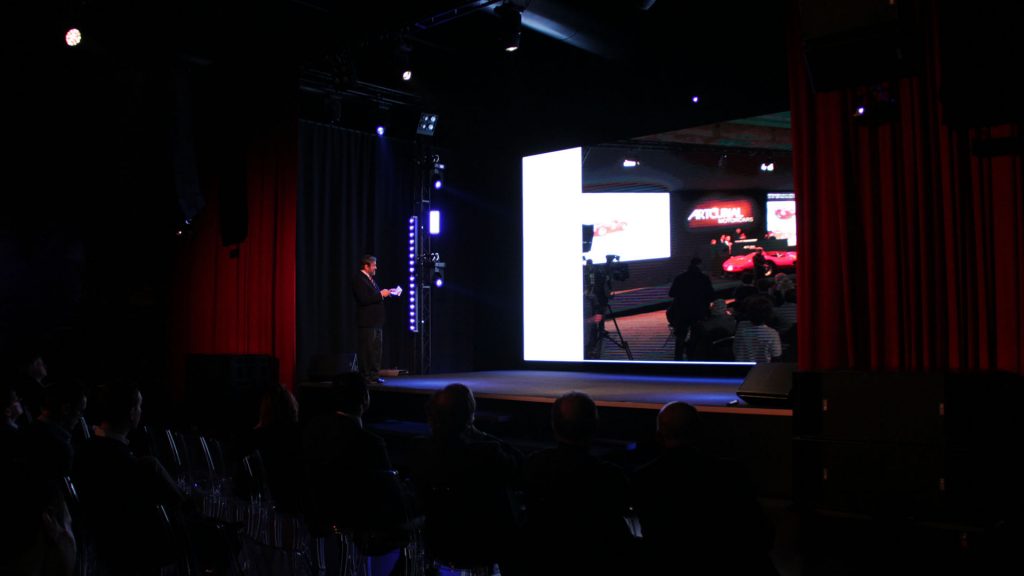 classic-car-auction-yearbook-2015-2016-credit-suisse
