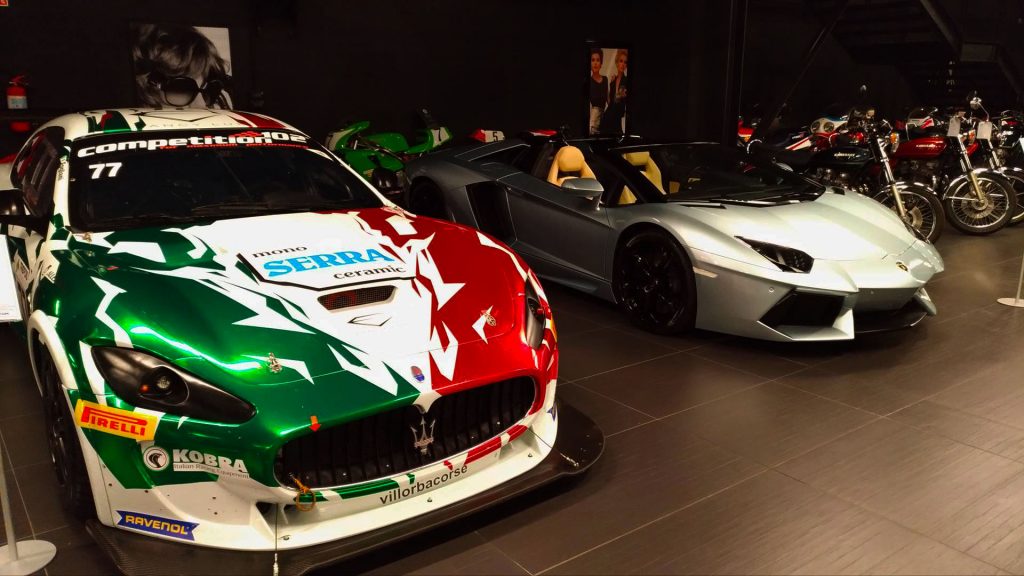 classic-car-auction-yearbook-2015-2016-credit-suisse