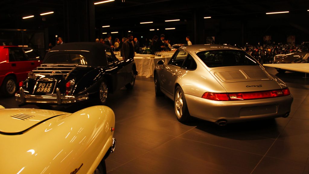 classic-car-auction-yearbook-2015-2016-credit-suisse