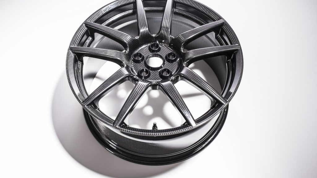2017 Ford GT optional gloss finish carbon fiber wheel