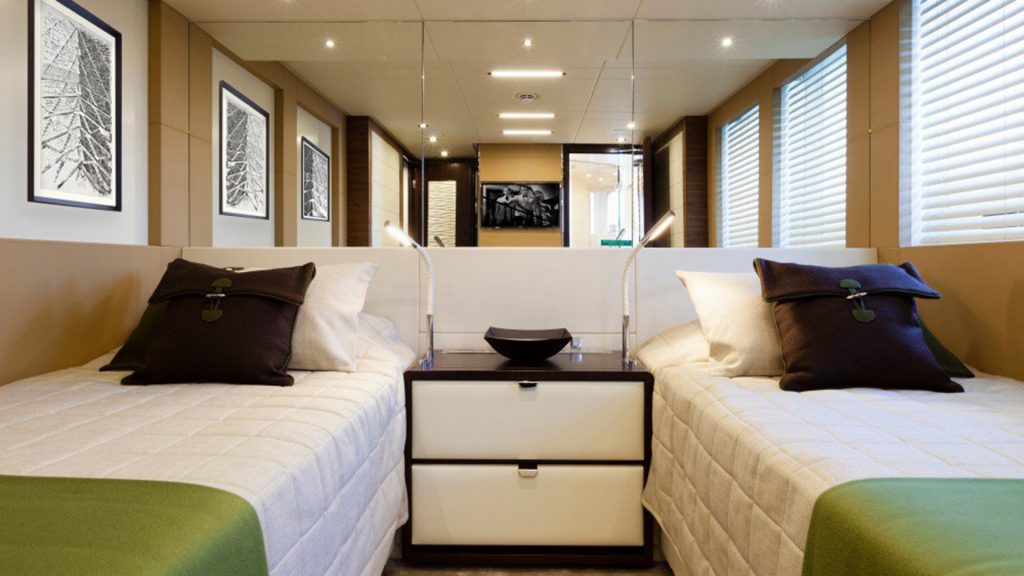 heesen-yachts-amore-mio