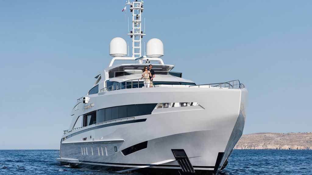 heesen-yachts-amore-mio