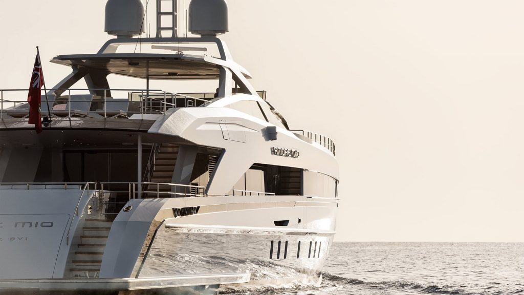 heesen-yachts-amore-mio