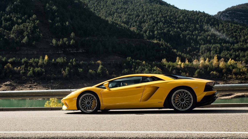 lamborghini-aventador-s