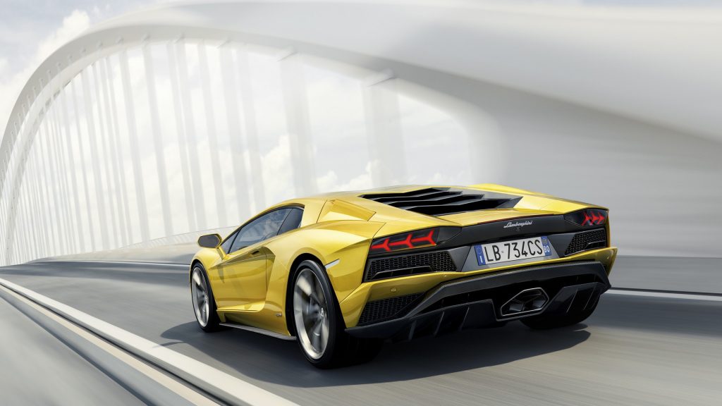 lamborghini-aventador-s