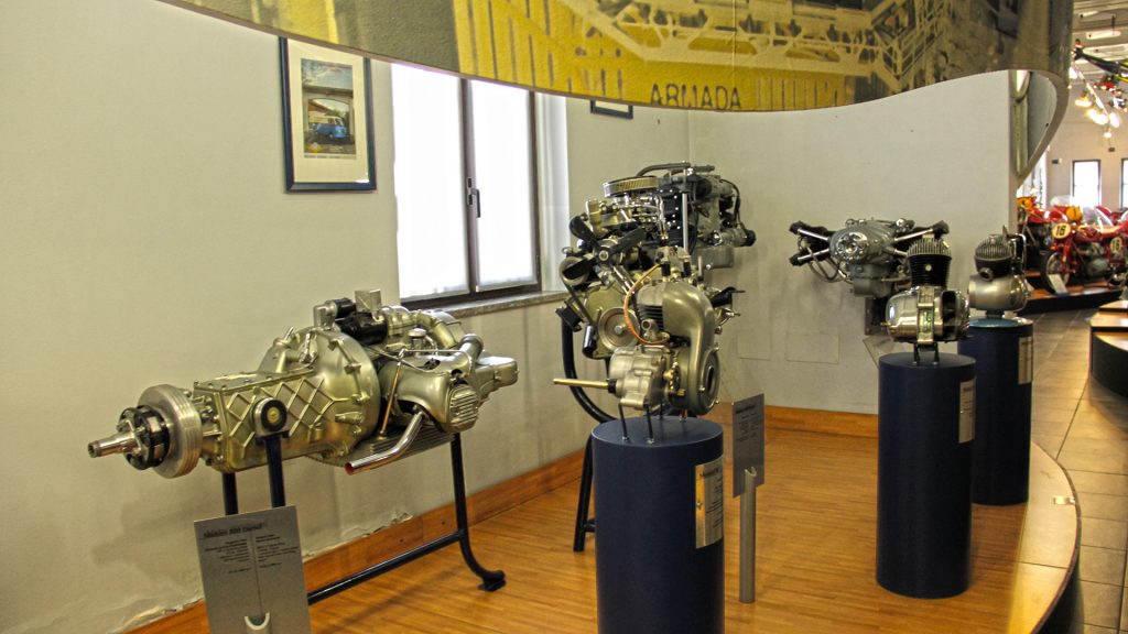 museo-agusta-cascina-costa-mv-agusta-brutale-800