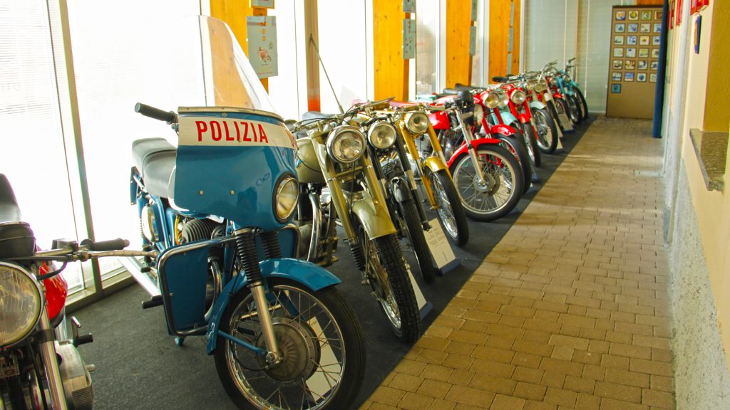 museo-agusta-cascina-costa-mv-agusta-brutale-800