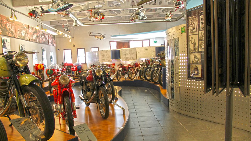 museo-agusta-cascina-costa-mv-agusta-brutale-800