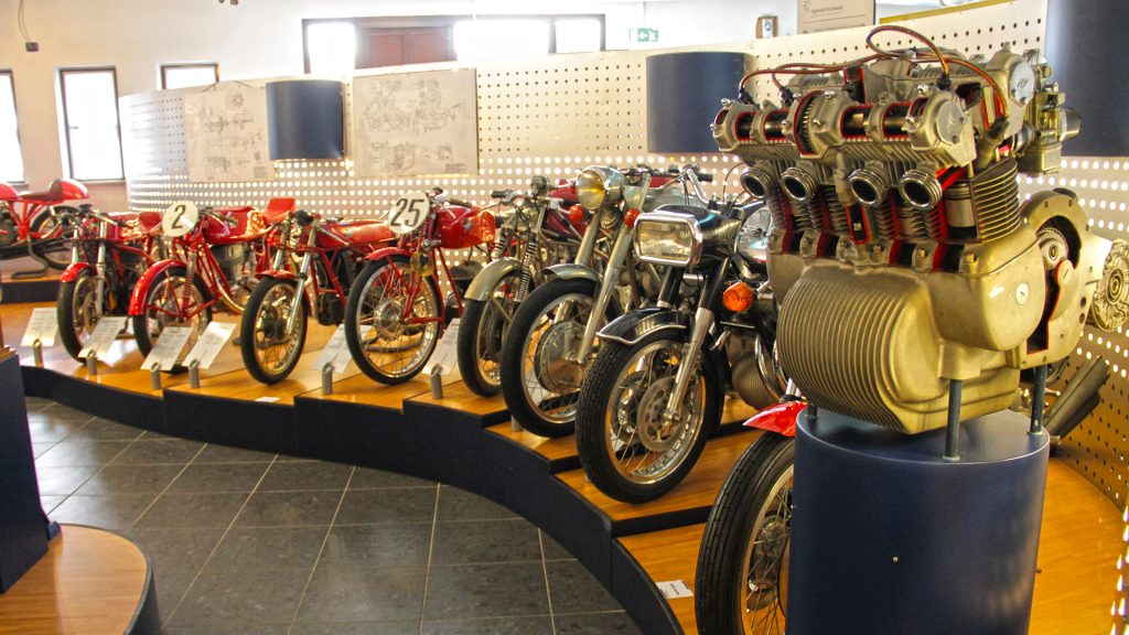 museo-agusta-cascina-costa-mv-agusta-brutale-800