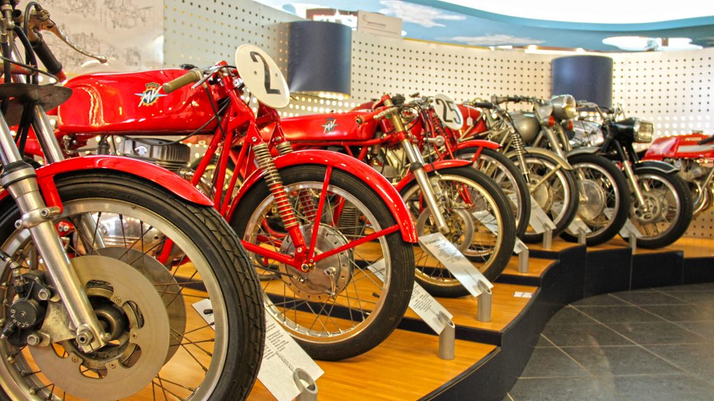 museo-agusta-cascina-costa-mv-agusta-brutale-800