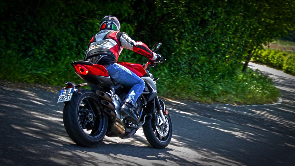mv-agusta-brutale-800-prova-test-102