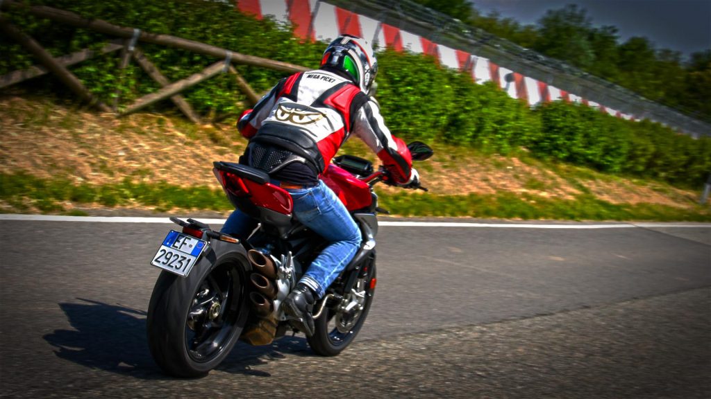 mv-agusta-brutale-800-prova-test-107