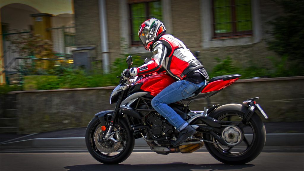 mv-agusta-brutale-800-prova-test-108