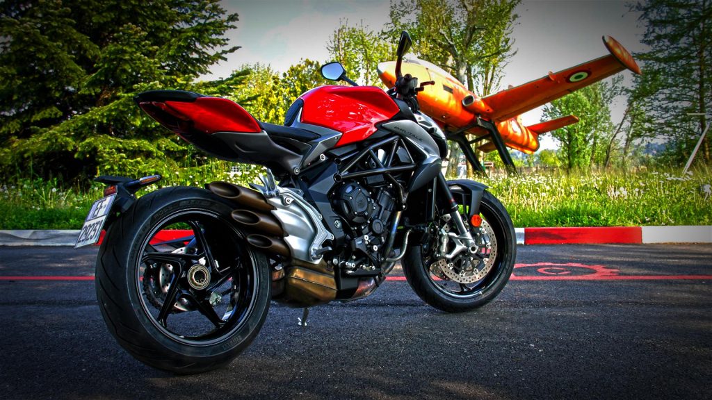 mv-agusta-brutale-800-prova-test-11