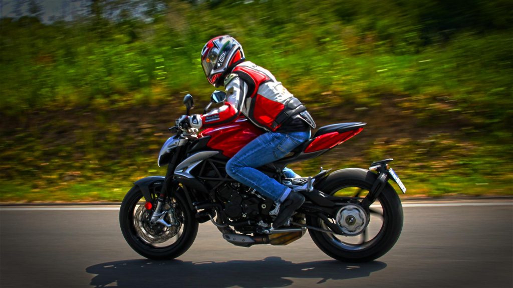 mv-agusta-brutale-800-prova-test-110
