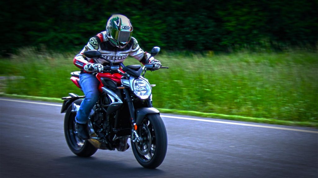 mv-agusta-brutale-800-prova-test-112