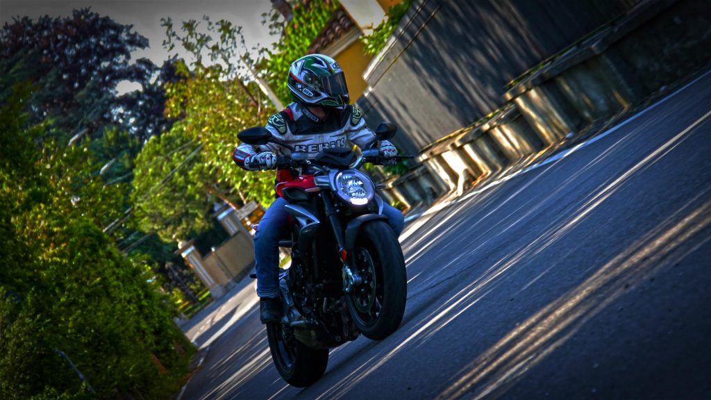 mv-agusta-brutale-800-prova-test-115