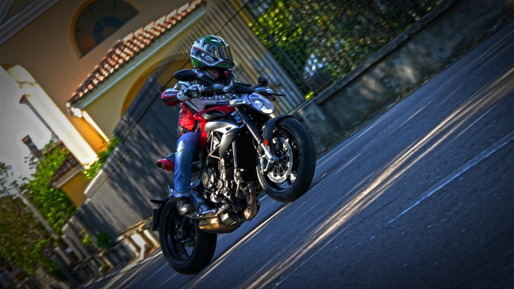 mv-agusta-brutale-800-prova-test-116