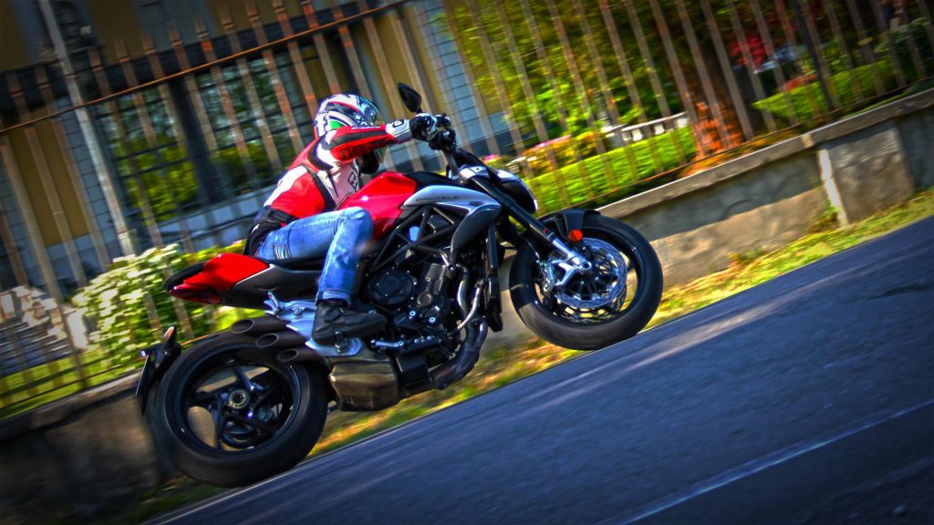 mv-agusta-brutale-800-prova-test-118